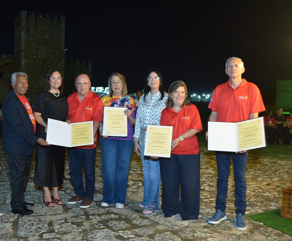 Fortaleza de Santo Domingo se ilumina de rojo en apoyo a la campaña mundial “End Polio Now” | 2 | Fortaleza de Santo Domingo se ilumina de rojo en apoyo a la campaña mundial “End Polio Now”