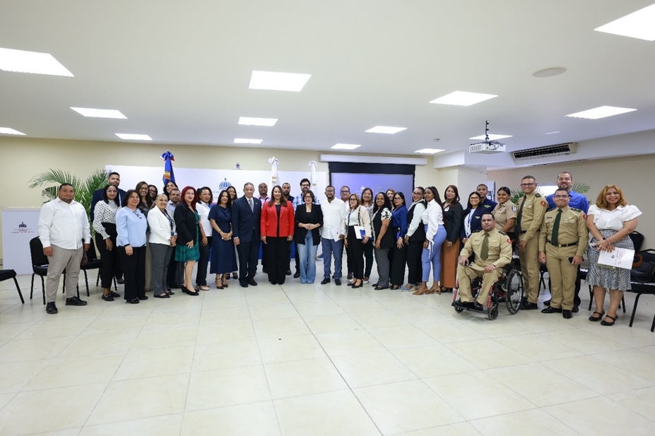 DIGEIG realiza encuentros simultáneos para socializar el Decreto 166-25 sobre cumplimiento de la transparencia | 2 | DIGEIG realiza encuentros simultáneos para socializar el Decreto 166-25 sobre cumplimiento de la transparencia