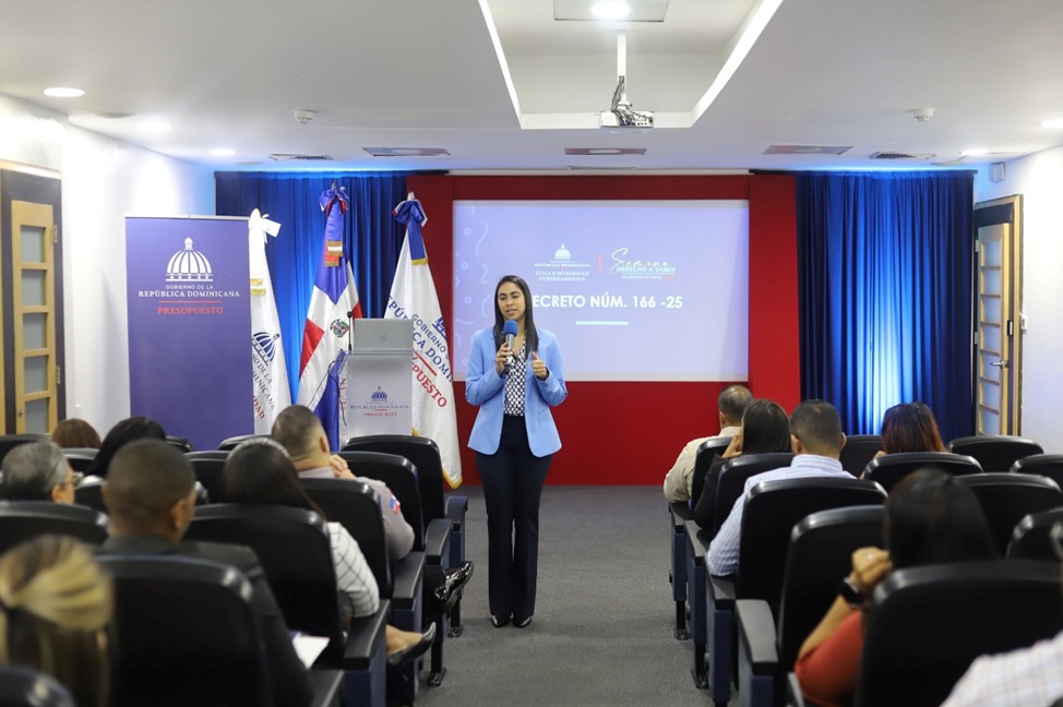 DIGEIG realiza encuentros simultáneos para socializar el Decreto 166-25 sobre cumplimiento de la transparencia | 3 | DIGEIG realiza encuentros simultáneos para socializar el Decreto 166-25 sobre cumplimiento de la transparencia