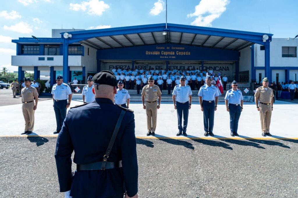 Ministro de Defensa visita Base Aérea de San Isidro y anuncia obras de remozamiento - Noticias de hoy en República Dominicana | De Último Minuto