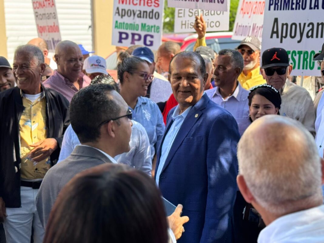 Senador Antonio Marte y abogados del PPG presentan querella contra empresario artístico Eladio Castro por difamación e injuria