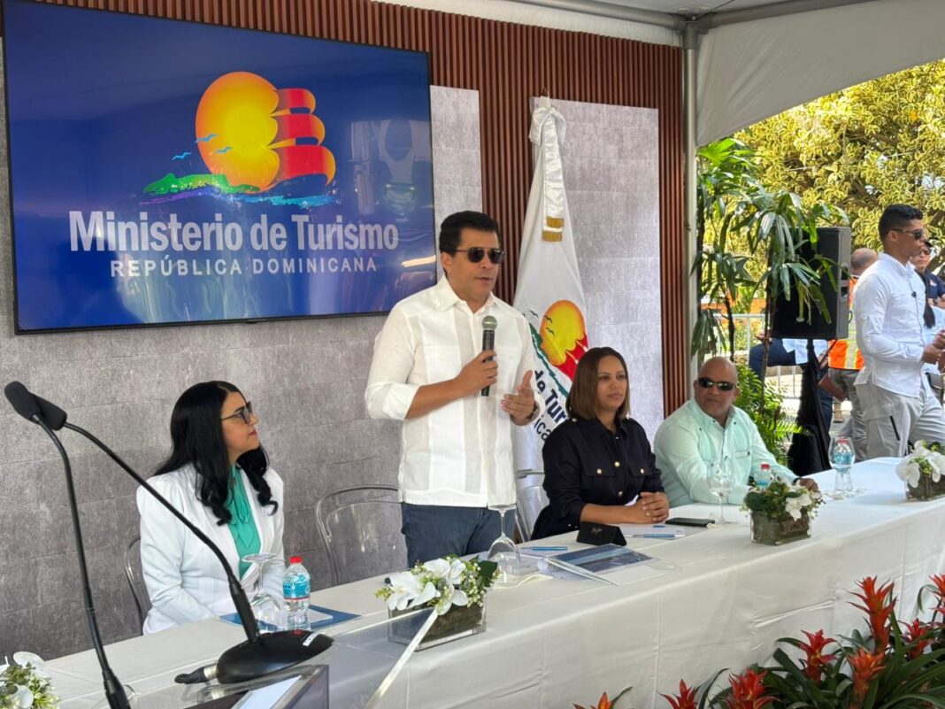 “Constanza se merece un parque digno para sus residentes”, David Collado en el remozamiento del parque Ana Caona