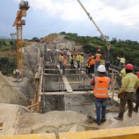 Administrador de EGEHID supervisa construcción presa Boca de los Ríos