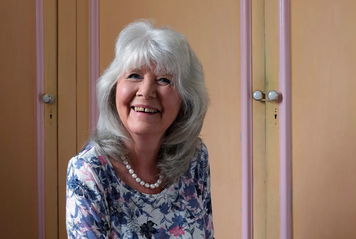 Muere con 88 años autora británica Jilly Cooper, reina de los romances de clase alta