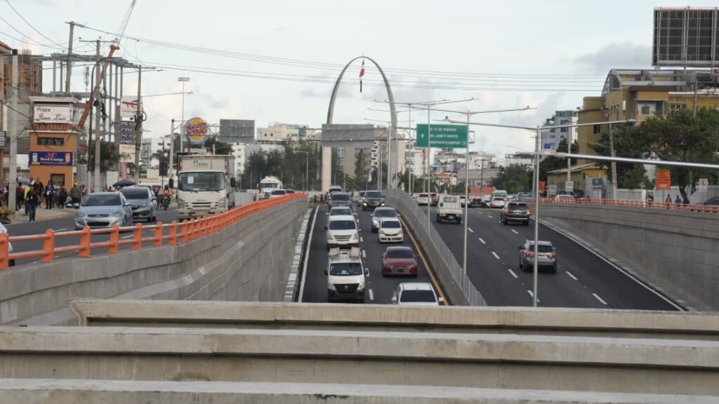 Ciudadanos valoran las mejoras en el tránsito tras la inauguración del paso a desnivel de la Av. 27 de Febrero | 4 | paso a desnivel de la Av. 27