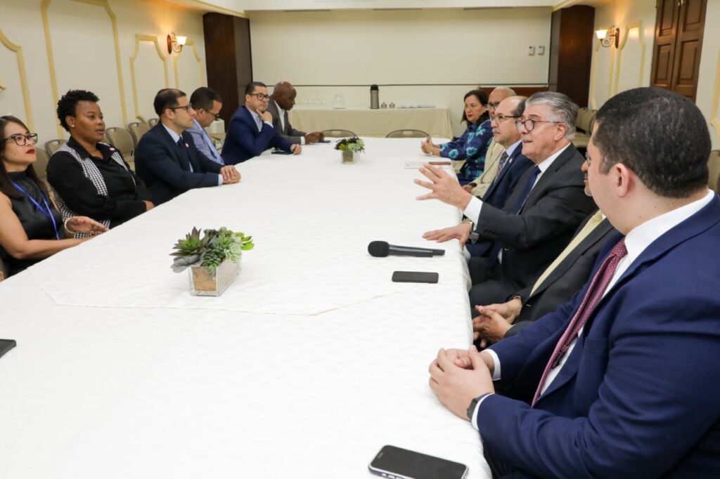 Antoliano Peralta recibe a delegación del Foro Internacional de Salud Mental y Sistema Penitenciario | 3 | Antoliano Peralta recibe a delegación del Foro Internacional de Salud Mental y Sistema Penitenciario - Noticias de hoy en República Dominicana | De Último Minuto