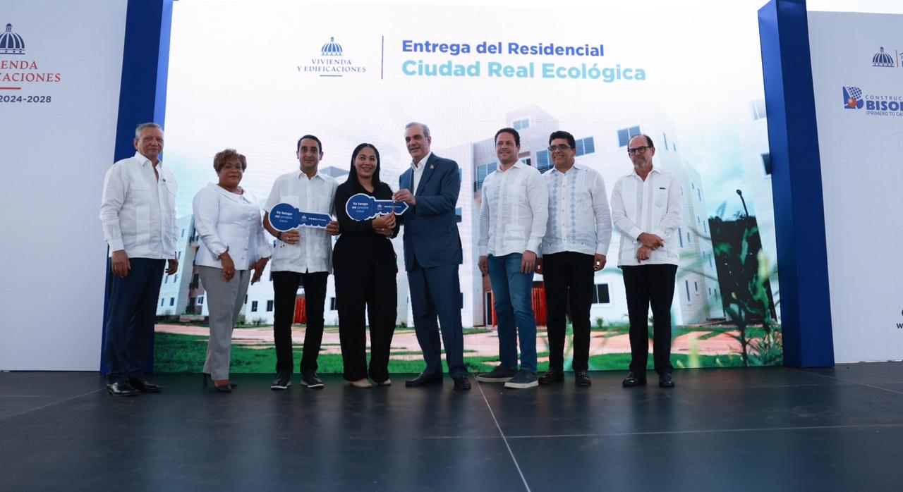 Abinader entrega 488 apartamentos en mega proyecto que reduce déficit de viviendas