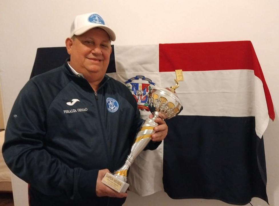 Andrés Peralta conquista la 12ª Copa de Dominó Vaqueros de Bayamón en Puerto Rico