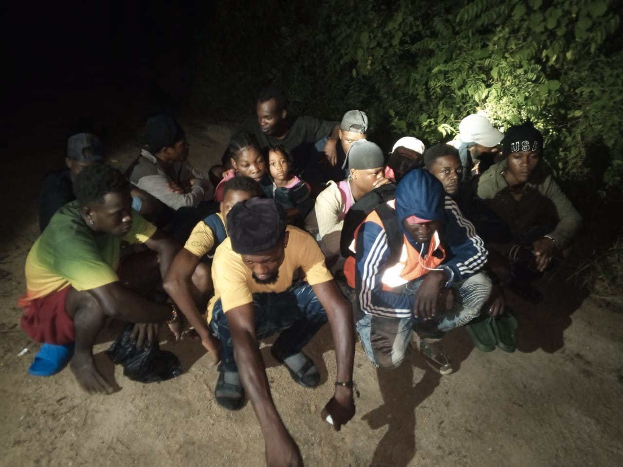 Ejército detiene a 19 migrantes haitianos en operativo de interdicción migratoria en Loma de Cabrera