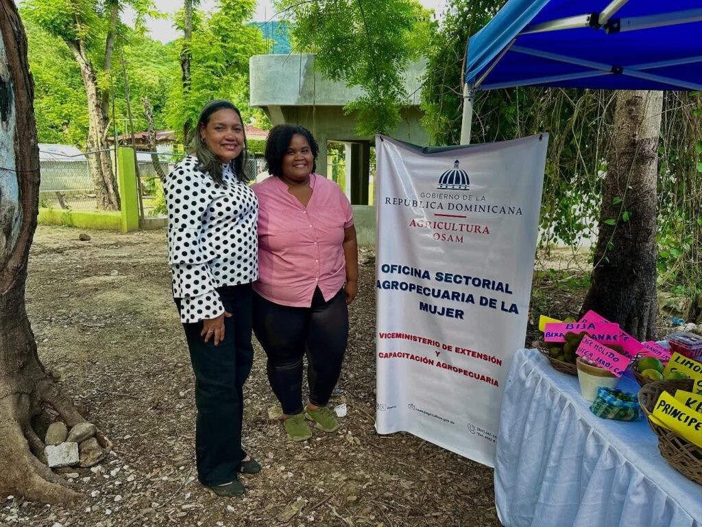 Gobernadora resalta el aporte de la mujer rural en feria intercomunitaria de Azua | 3 | Gobernadora resalta el aporte de la mujer rural en feria intercomunitaria de Azua