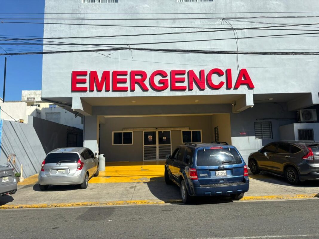 Familiares del herido en la UASD niegan hablar con la prensa; permanece en UCI con vigilancia