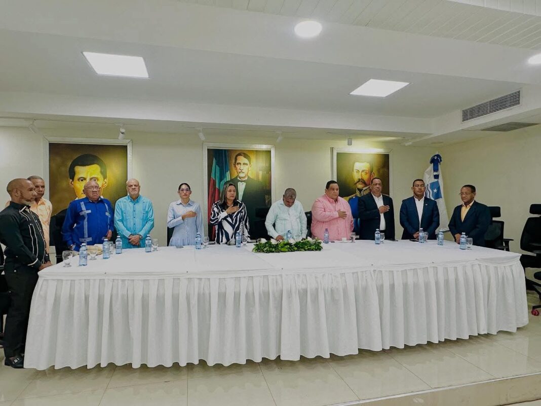 Cristian Daniel Ramírez juramentado como nuevo secretario general del SNTP-Azua