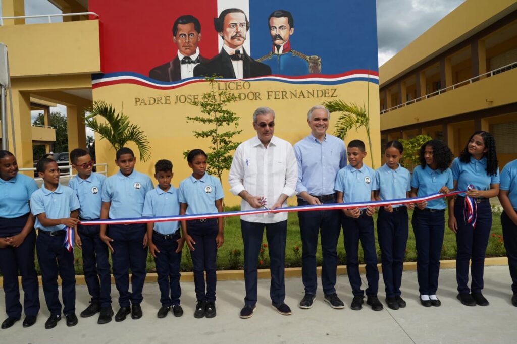 Gobierno inaugura moderno liceo en Sabana del Puerto, Bonao | 2 | Gobierno inaugura moderno liceo en Sabana del Puerto, Bonao