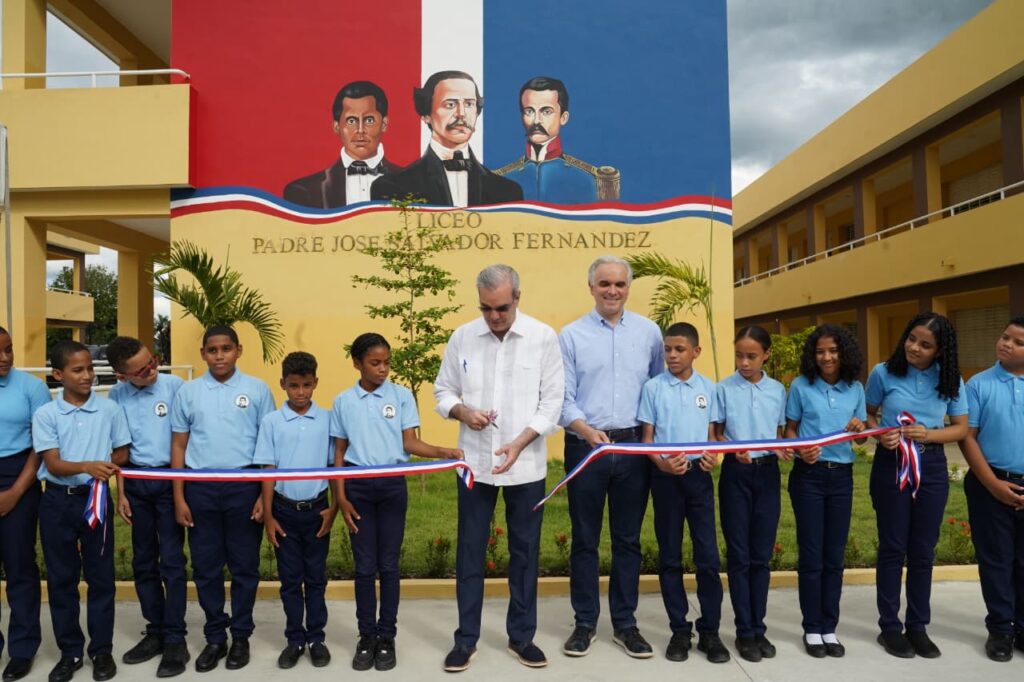 Gobierno inaugura moderno liceo en Sabana del Puerto, Bonao | 4 | Gobierno inaugura moderno liceo en Sabana del Puerto, Bonao