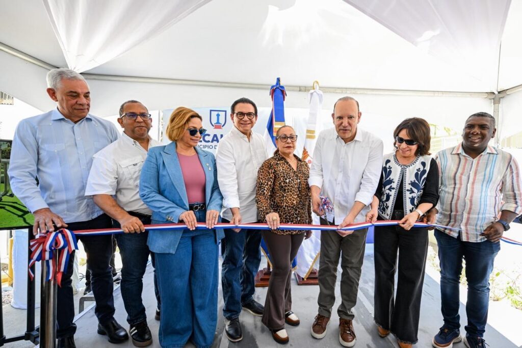 Alcalde de Santiago entrega remozado Parque Jardines del Yaque con inversión superior a RD$11 millones | 3 | Alcalde de Santiago entrega remozado Parque Jardines del Yaque con inversión superior a RD$11 millones