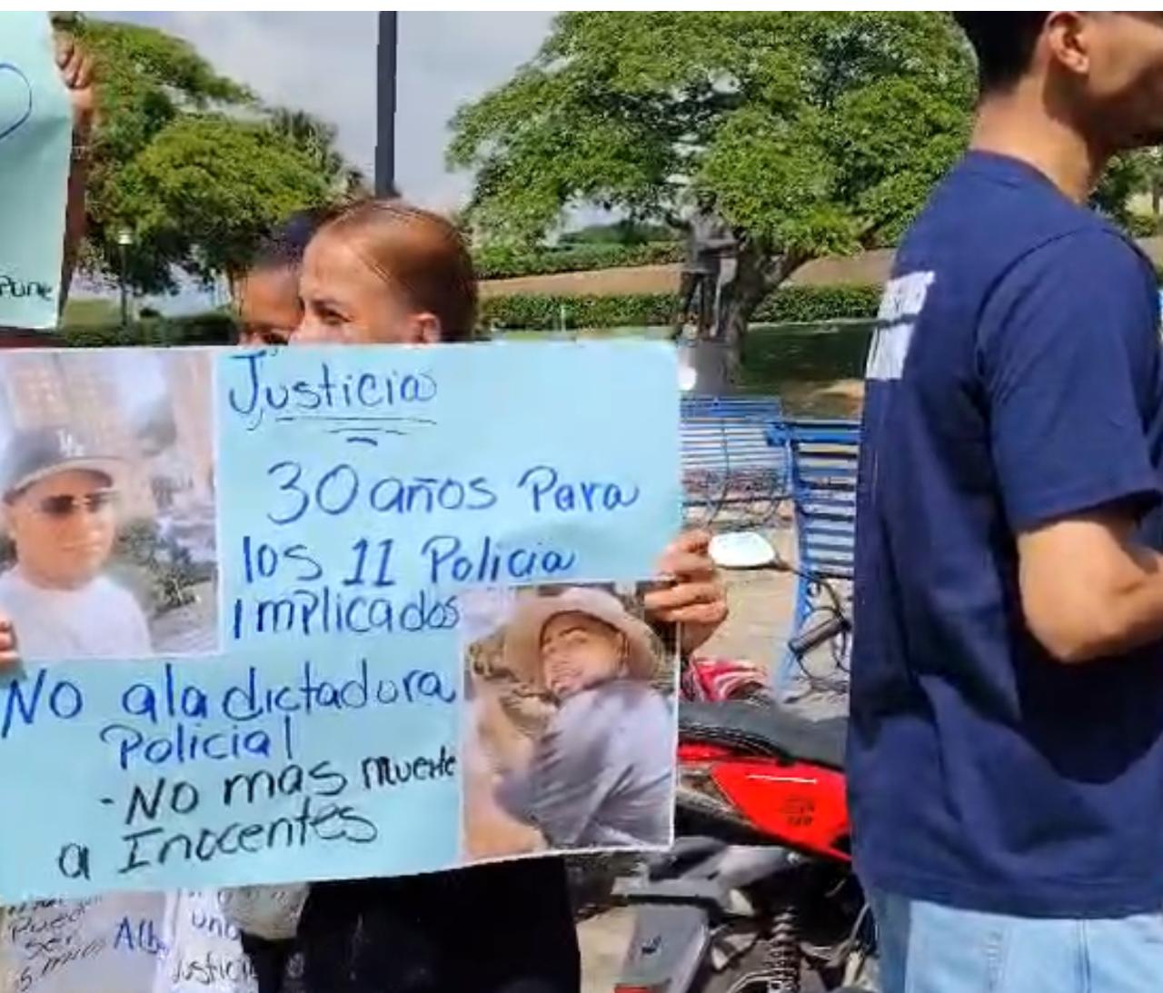 Familiares de víctimas de masacre en La Barranquita exigen justicia y revisión de medida contra policías imputados