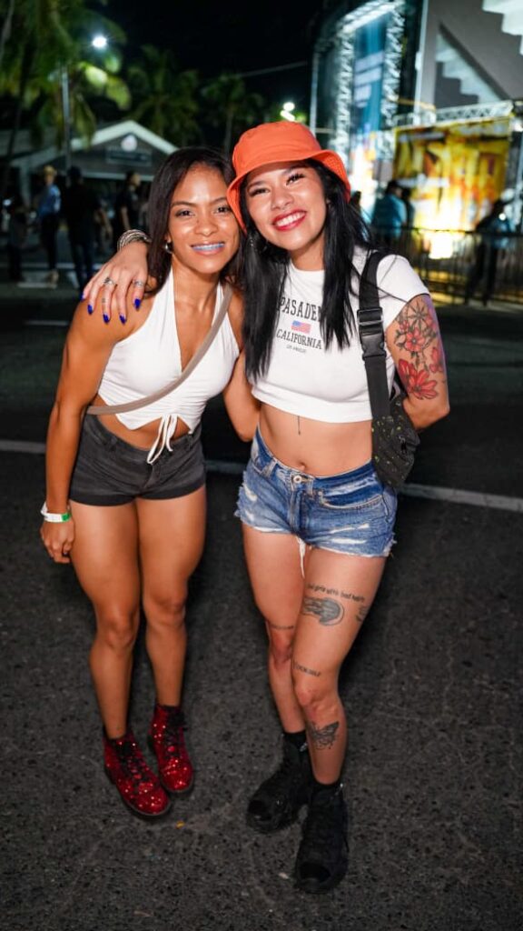 Fanáticos le "dieron hasta abajo" en concierto de Wisin y Jowell & Randy | 9 | Fanáticos le "dieron hasta abajo" en concierto de Wisin y Jowell & Randy - Noticias de hoy en República Dominicana | De Último Minuto