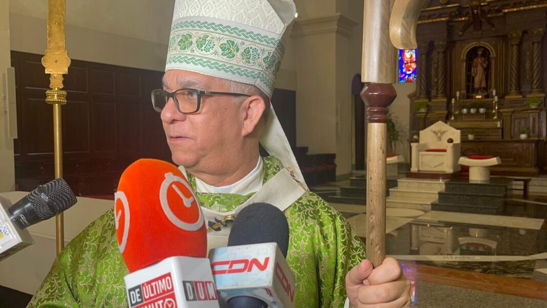 Arzobispo de Santiago deplora feminicidios y urge a reforzar la educación en valores