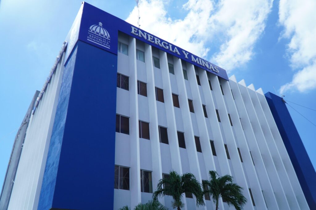 Alivio energético: 15% de la luz regresa tras apagón nacional en República Dominicana
