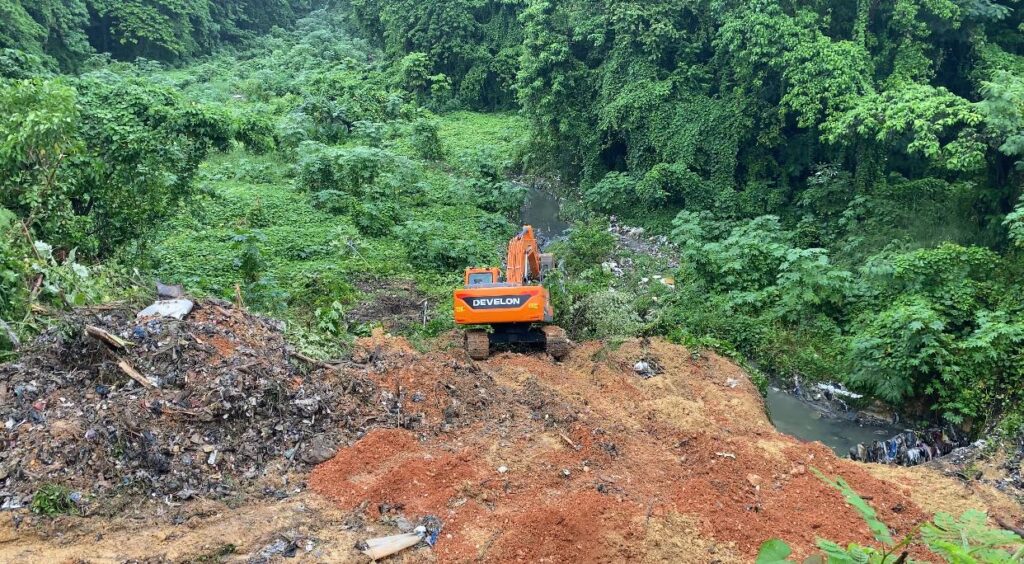 Intervienen cañada El Somito por efectos de la tormenta Melissa | 3 | Intervienen cañada El Somito por efectos de la tormenta Melissa - Noticias de hoy en República Dominicana | De Último Minuto