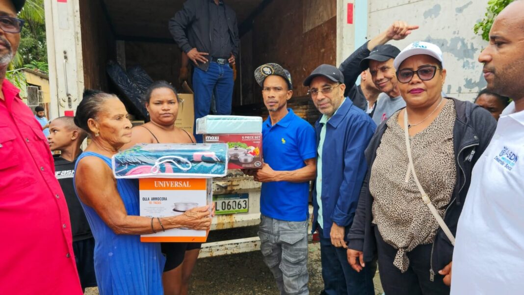 INAVI acude en auxilio de familias afectadas por la tormenta Melissa en Los Guaricanos INAVI acude en auxilio de familias afectadas por la tormenta Melissa en Los Guaricanos