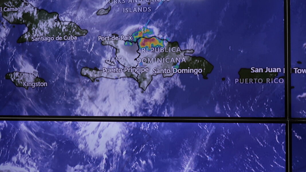Continúan las lluvias en varias provincias del país por vaguada asociada al huracán Melissa