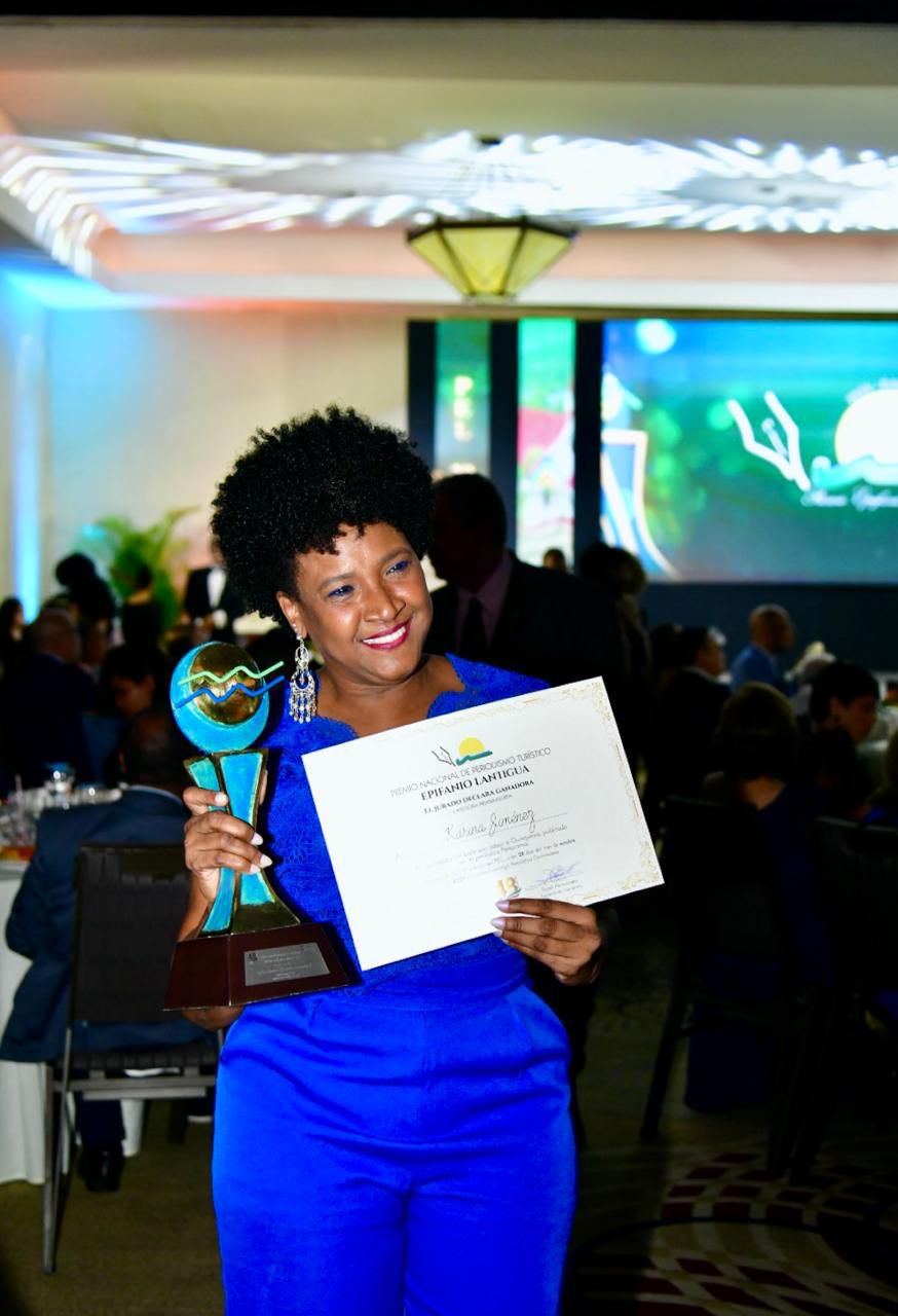 Periodista de Panorama, Karina Jiménez, gana el Premio de Periodismo Turístico Epifanio Lantigua