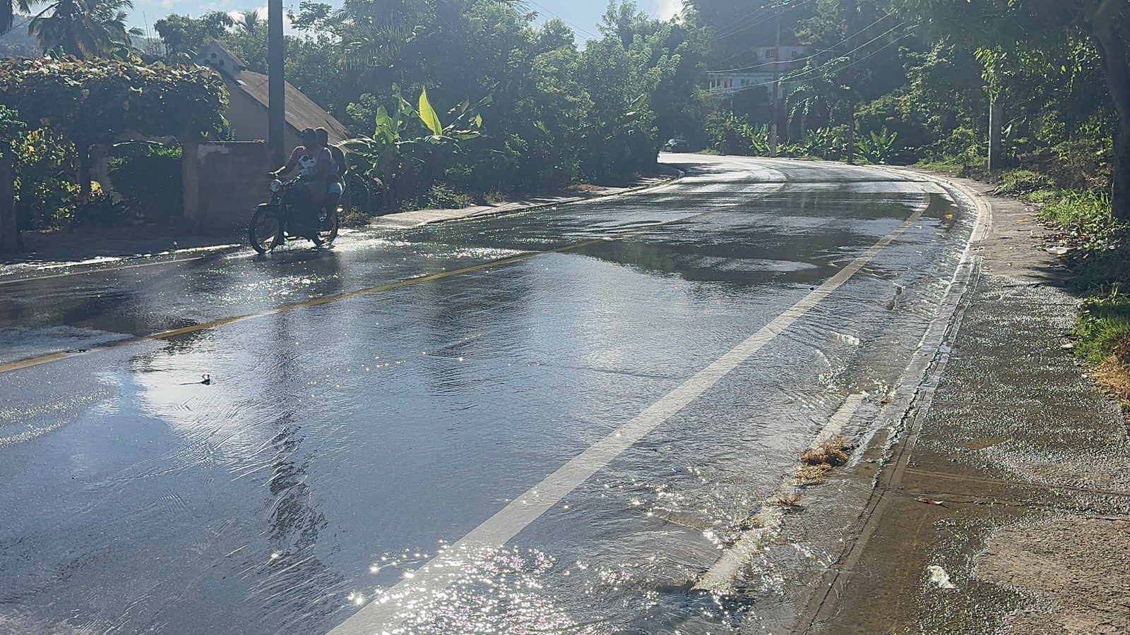 Avería de agua potable en Punta de Lirio agrava crisis en comunidades de Las Galeras - Noticias de hoy en República Dominicana | De Último Minuto