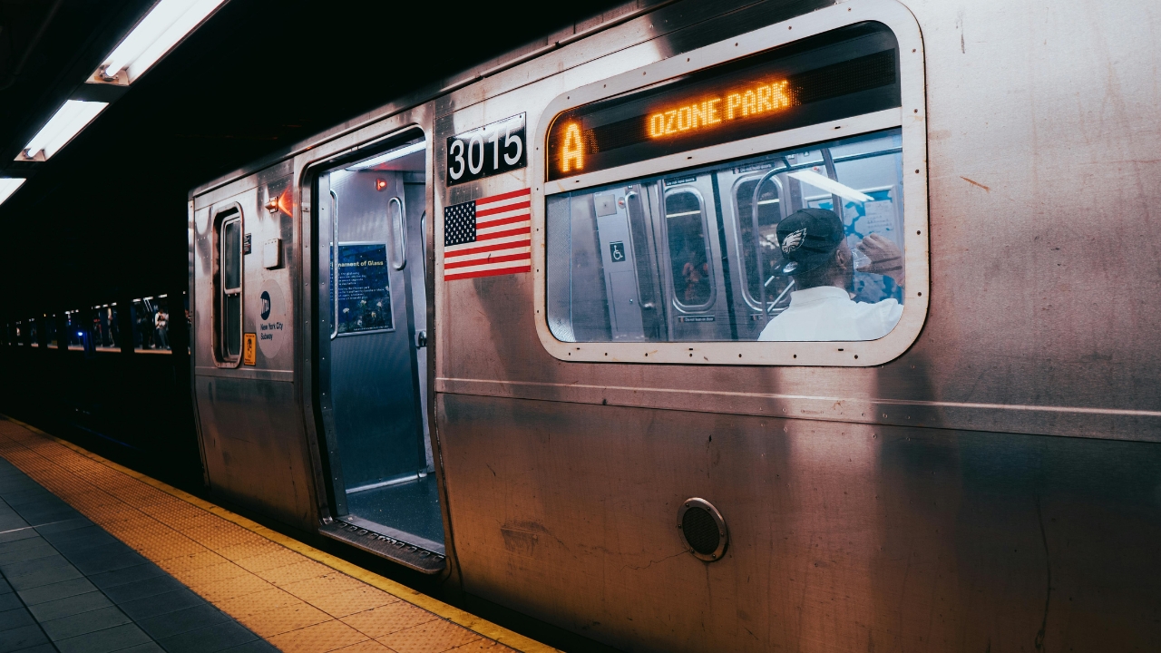 Dos niñas mueren en Nueva York al practicar “subway surfing” sobre un tren