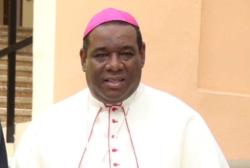 Obispo de Higüey resalta impacto nacional del Programa de Becas de COOPNAMA