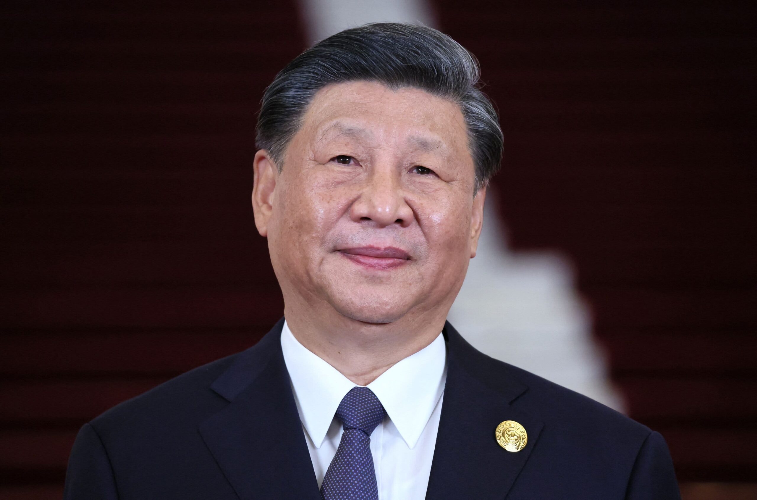 Xi expresa condolencias por las víctimas del incendio en Hong Kong con al menos 13 muertos