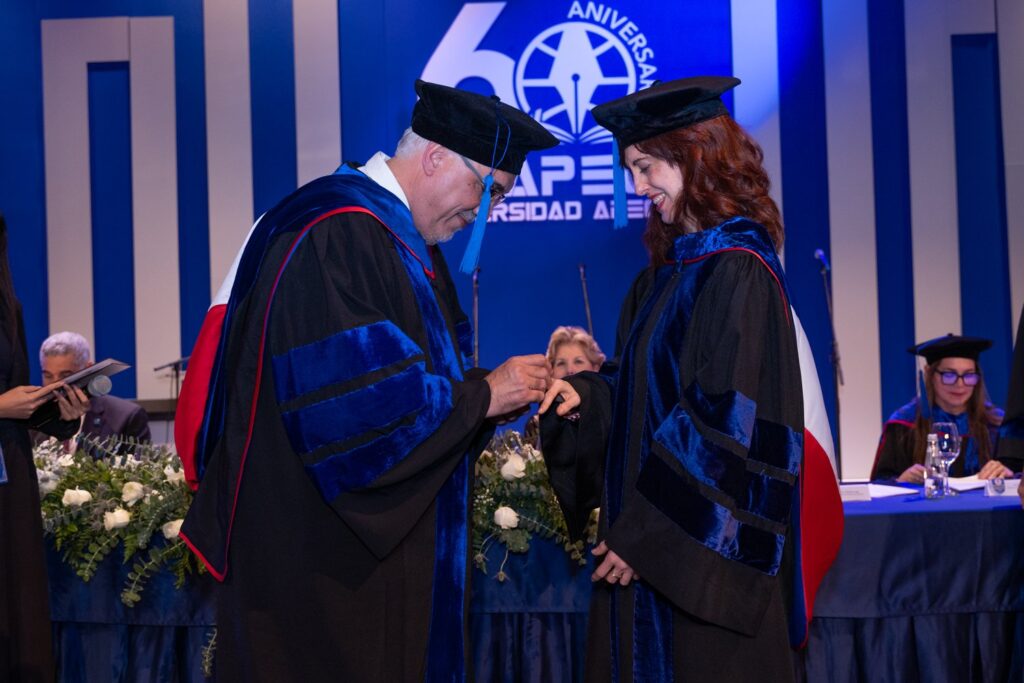 UNAPEC otorga Doctorado Honoris Causa a la escritora española Irene Vallejo | 4 | UNAPEC otorga Doctorado Honoris Causa a la escritora española Irene Vallejo - Noticias de hoy en República Dominicana | De Último Minuto