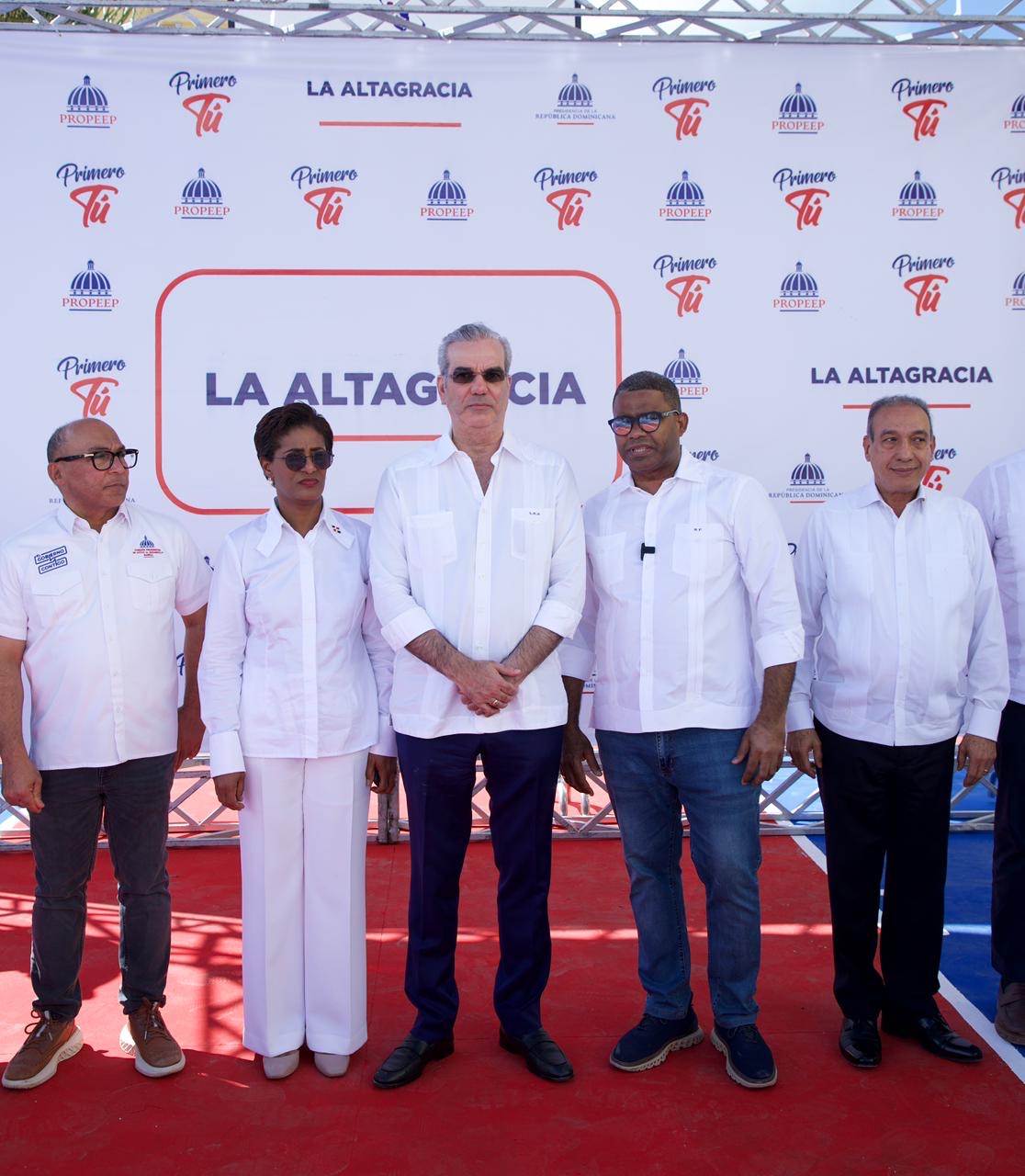 Abinader anuncia soluciones de alcantarillado, agua potable y energía en Higüey - Noticias de hoy en República Dominicana | De Último Minuto