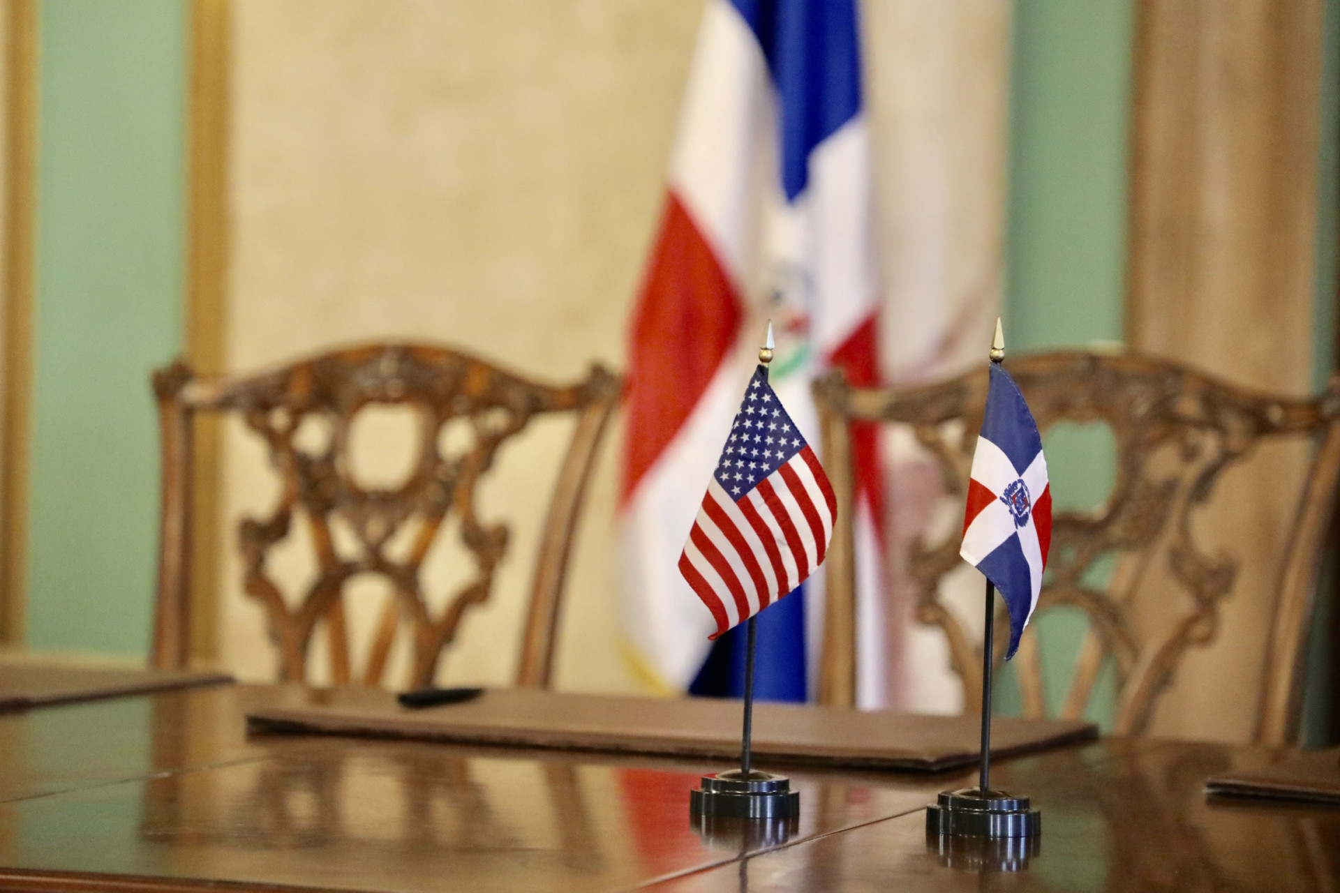 Embajada de Estados Unidos anuncia multa de 5 mil dólares para quienes crucen ilegalmente la frontera - Noticias de hoy en República Dominicana | De Último Minuto