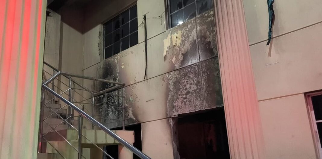 Fallece comandante del cuartel policial de Sabaneta tras sufrir graves quemaduras en incendio de depósito de combustible Fallece comandante del cuartel policial de Sabaneta tras sufrir graves quemaduras en incendio de depósito de combustible