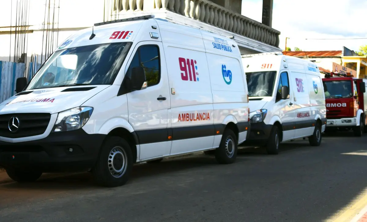 Hombre que agredió a su pareja en Azua, se lanza por un barranco