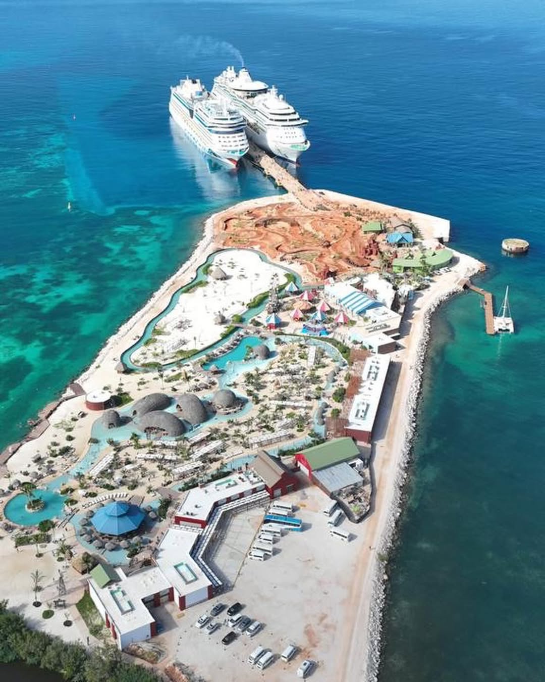 Dos cruceros llegan simultáneamente al Puerto de Cabo Rojo, consolidando a Pedernales como nuevo polo turístico - Noticias de hoy en República Dominicana | De Último Minuto