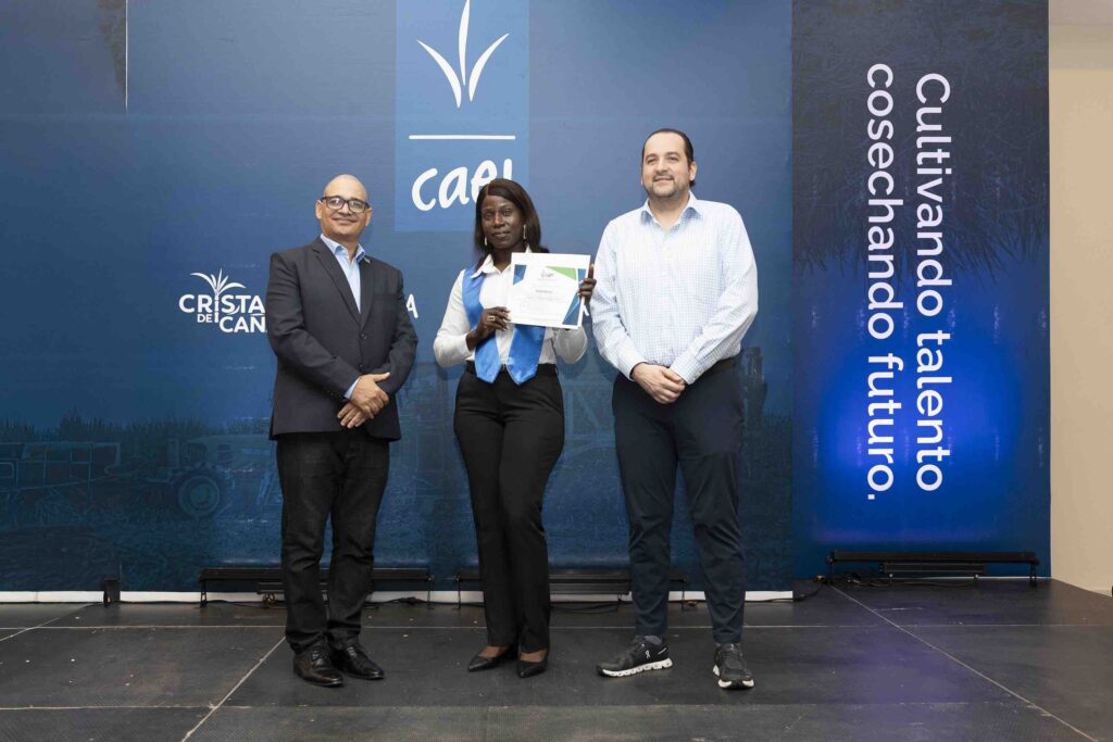 CAEI gradúa a más de 130 técnicos operadores de equipos pesados: 50 son mujeres | 2 | CAEI gradúa a más de 130 técnicos operadores de equipos pesados: 50 son mujeres - Noticias de hoy en República Dominicana | De Último Minuto