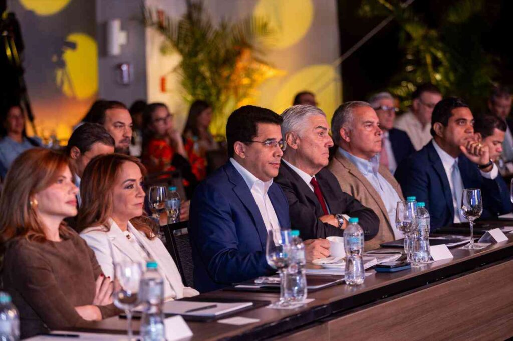 ASONAHORES reconoce a David Collado por los logros del sector turismo en su gestión | 4 | ASONAHORES reconoce a David Collado por los logros del sector turismo en su gestión - Noticias de hoy en República Dominicana | De Último Minuto