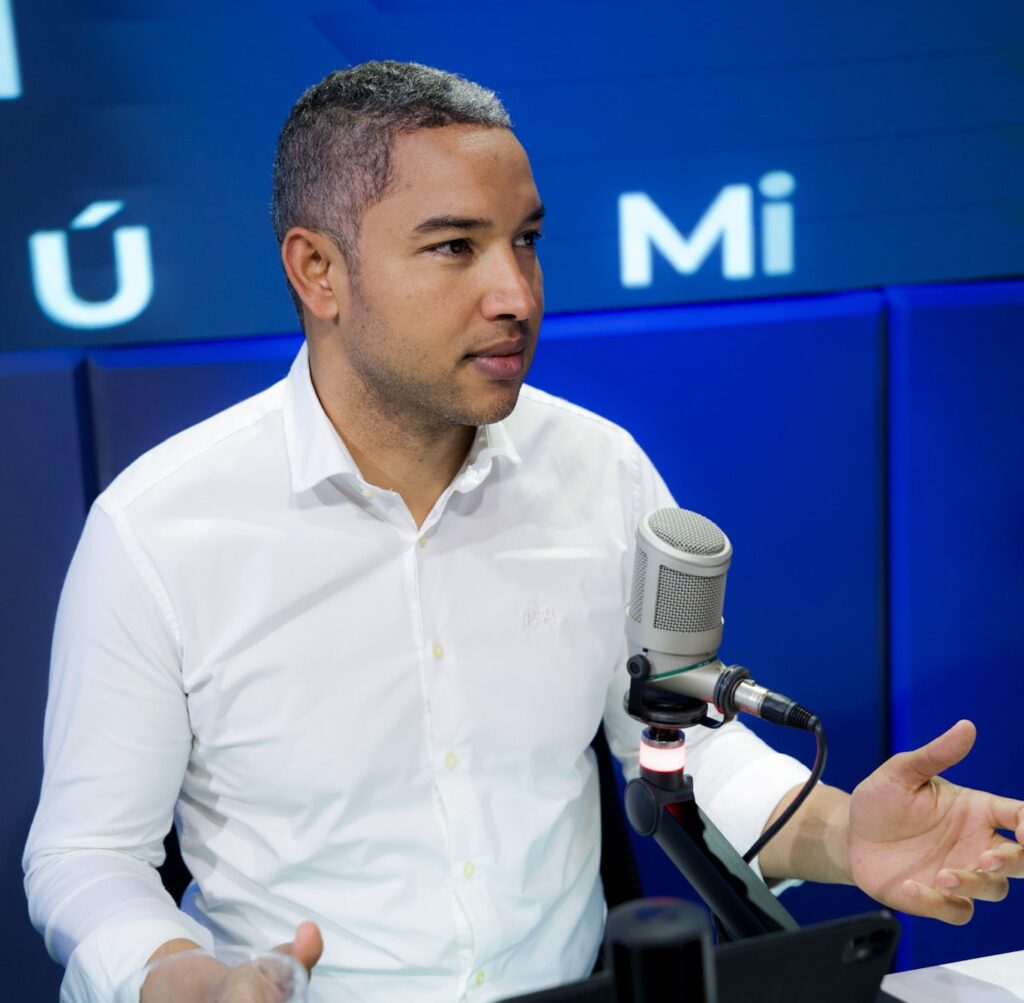 Máximo Romero advierte: "A Omar Fernández, desde el gobierno central, lo están volviendo a victimizar" | 2 | Máximo Romero advierte: "A Omar Fernández, desde el gobierno central, lo están volviendo a victimizar" - Noticias de hoy en República Dominicana | De Último Minuto