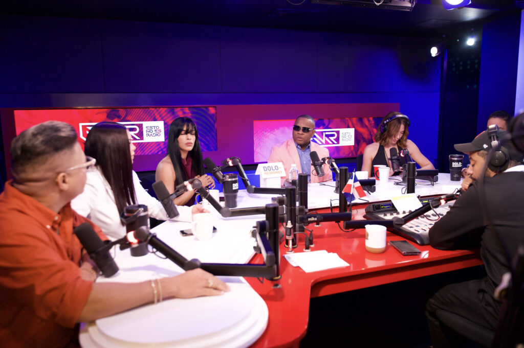 Panelistas de Esto No es Radio acusan al novio de Valka de ejercer control emocional y manipulación sobre ella | 2 | Panelistas de Esto No es Radio acusan al novio de Valka de ejercer control emocional y manipulación sobre ella - Noticias de hoy en República Dominicana | De Último Minuto