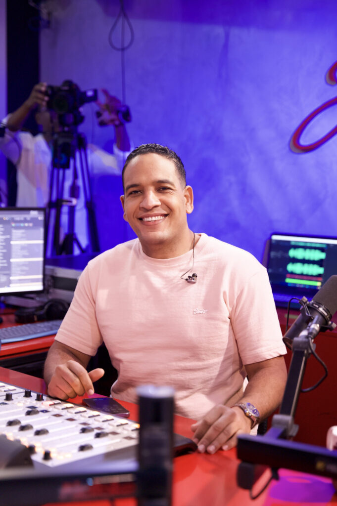 Periodista Hansel García será reconocido en los San Juan Awards | 2 | Periodista Hansel García será reconocido en los San Juan Awards - Noticias de hoy en República Dominicana | De Último Minuto