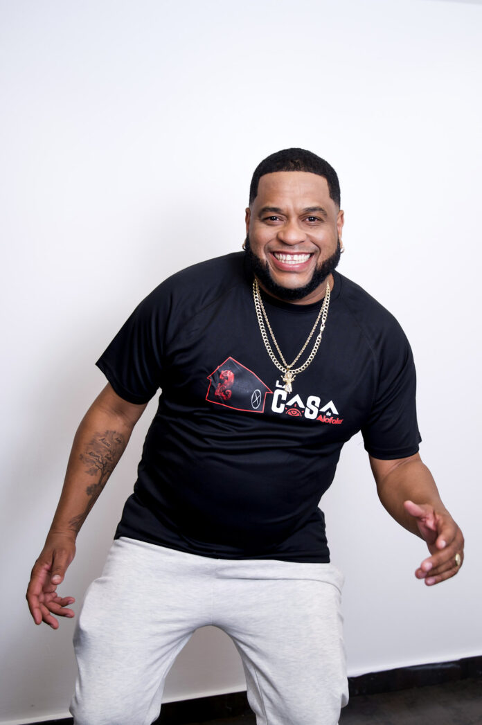 La autenticidad de “La Fruta” conquista corazones en La Casa de Alofoke 2