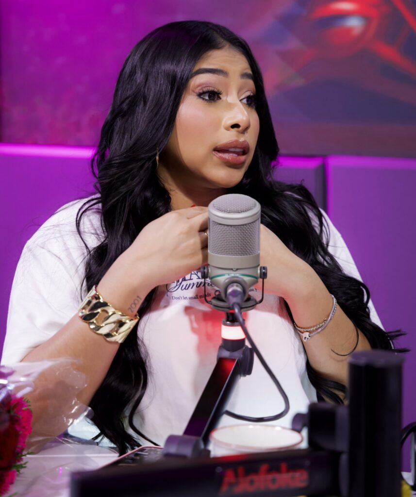 ¡Lo que no se vio! Karola habla sobre reconciliación con La Perversa tras golpe en La Casa de Alofoke 2 | 2 | Karola habla sobre la reconciliación con La Perversa tras golpe en La Casa de Alofoke 2