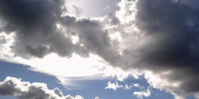 Vaguada provocará aguaceros, tronadas y ráfagas de viento este lunes en varias provincias del país
