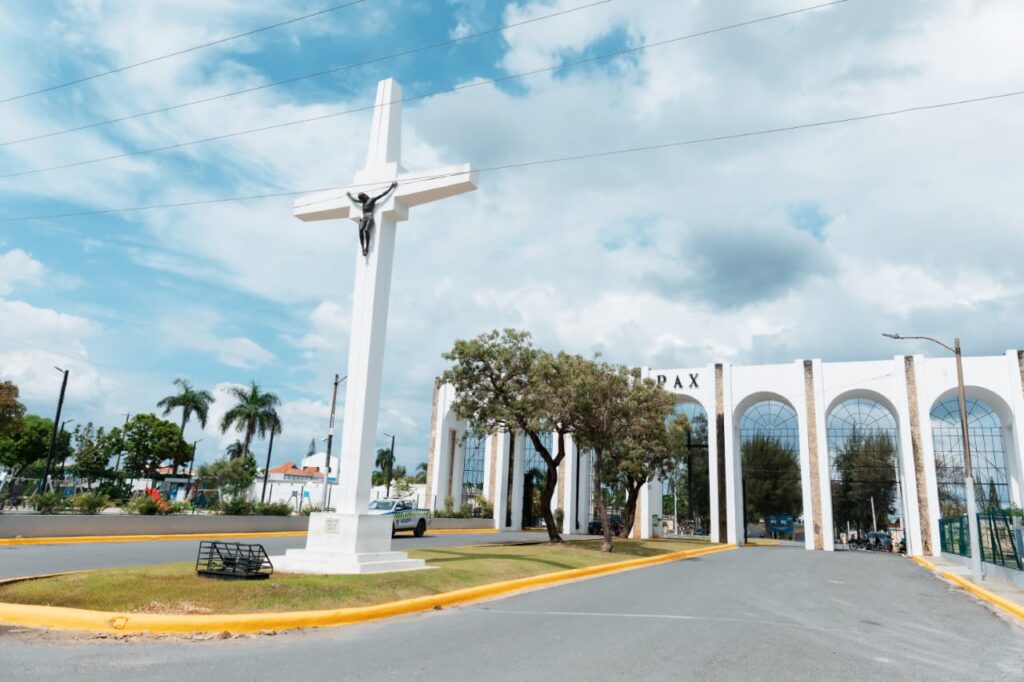 Alcaldía del DN reacondiciona cementerios por conmemoración del Día de los Fieles Difuntos | 3 | Alcaldía del DN reacondiciona cementerios por conmemoración del Día de los Fieles Difuntos