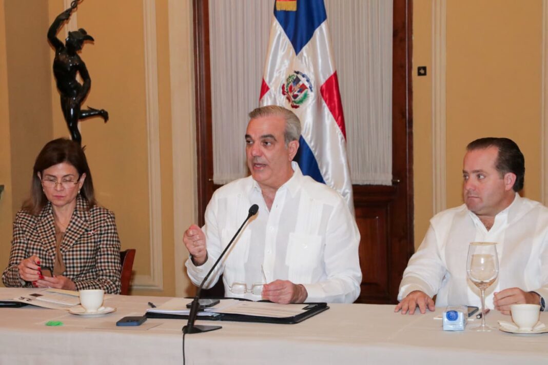 Gobierno dispone de aportes estatales por RD$12 mil millones para asistir a afectados por tormenta Melissa