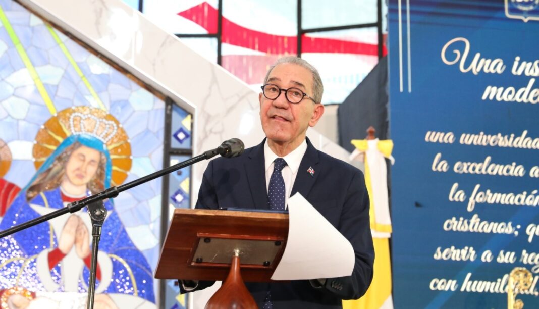 García Fermín reafirma compromiso con la excelencia académica, la investigación y la innovación