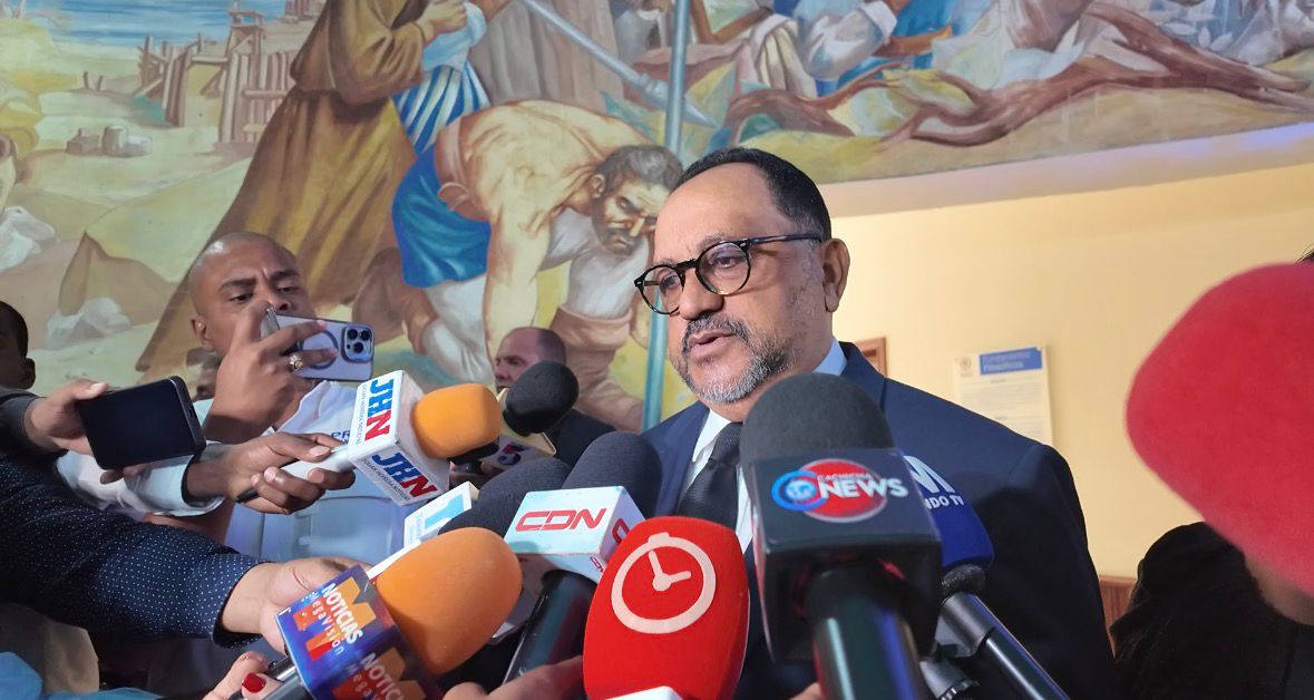 Antoliano Peralta sobre propuesta de voto a militares y policías: “No es momento de opinar de forma apresurada” - Noticias de hoy en República Dominicana | De Último Minuto