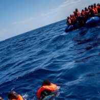Italia bloquea de nuevo el barco de una ONG por desobedecer el puerto asignado